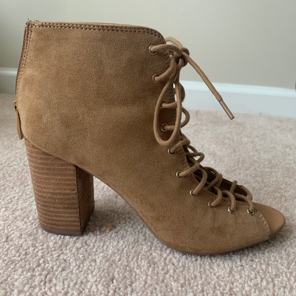 Suede Chinese laundry shoes